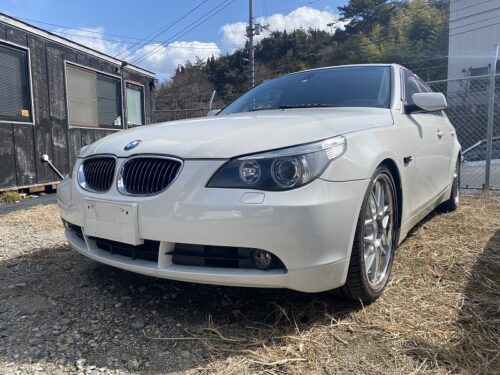 ＢＭＷ　Ｅ６０　５３０i　エアロ取付