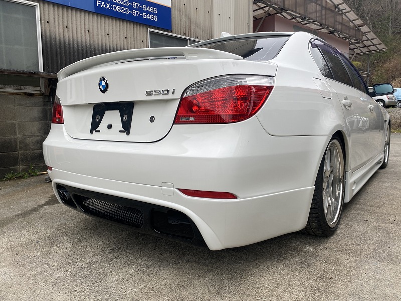 ＢＭＷ　Ｅ６０　５３０i　エアロ取付