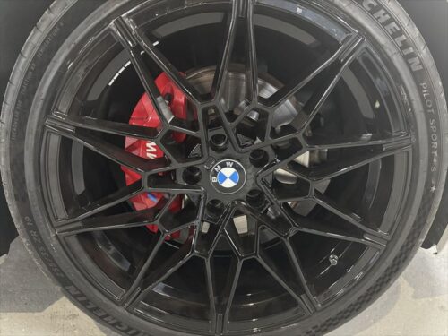 BMW　G26 タイヤ空気圧警告 ブレーキパッド交換　キャリパーカバー取付