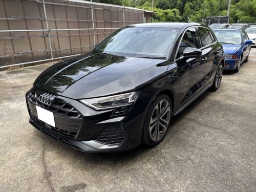アウディ　A３ フロントバンパー修理