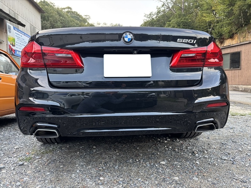 ＢＭＷ５２３i フロントバンパーキズ リヤディフューザー塗装