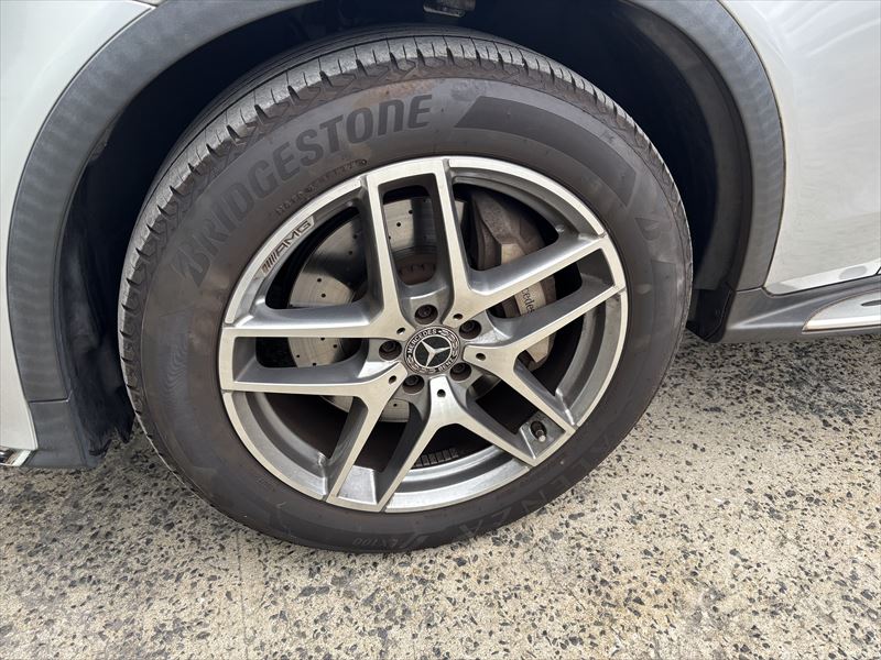 【メルセデス・ベンツ】超低ダストブレーキパッド・ブレーキセンサー交換