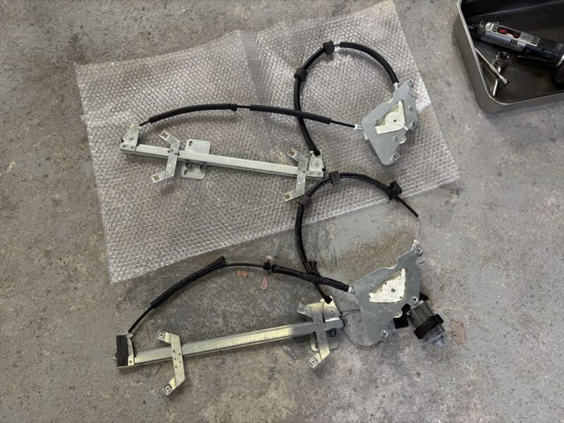 メルセデス・ベンツ Gクラス　ゲレンデ 窓ガラス落ち修理