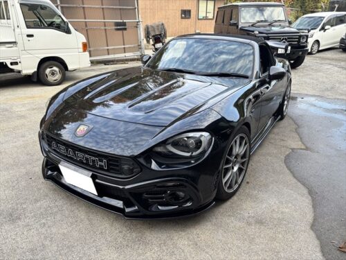 アバルト１２４スパイダー　ヘッドライトとテールランプをフェニックススクラッチガードでスモーク塗装